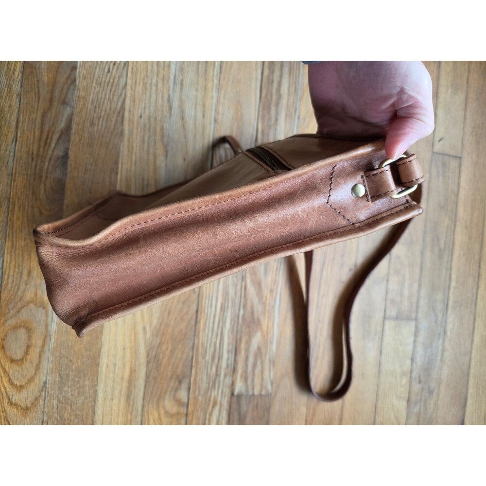Born leather brown crossbody bag hippie bohemian adjustable strap worn leather - Picture 10 of 11